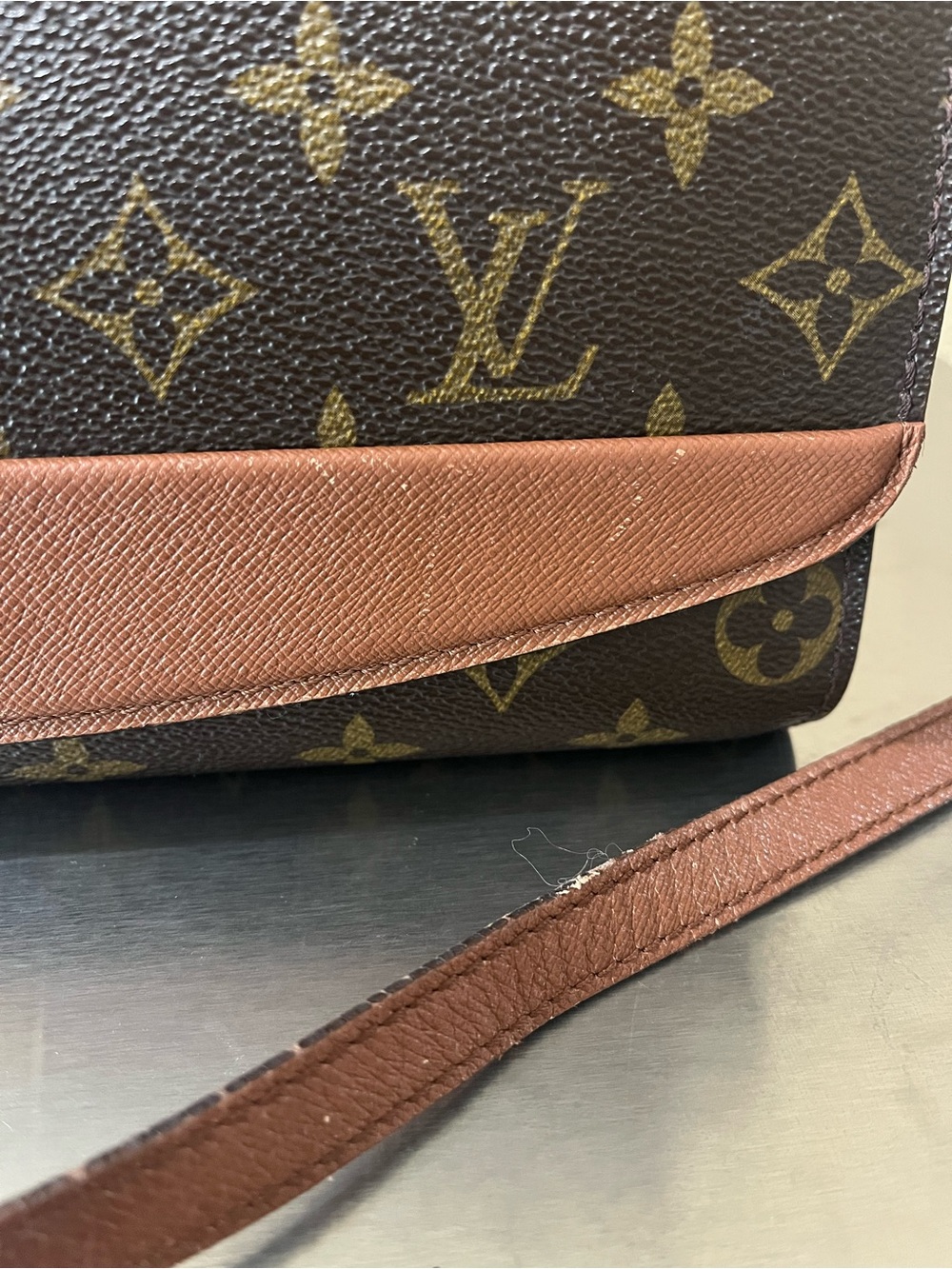 LOUIS VUITTON MONOGRAM BORDEAUX CROSSBODY SHOULDER BAG VINTAGE - Picture 4 of 16